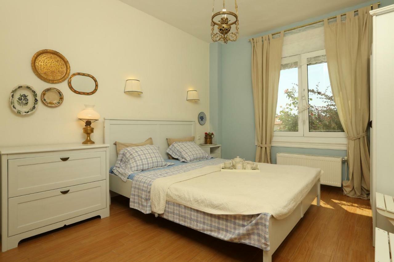 Magnificent Seascape Villa On A Secluded Beach ネア・ムダニア エクステリア 写真