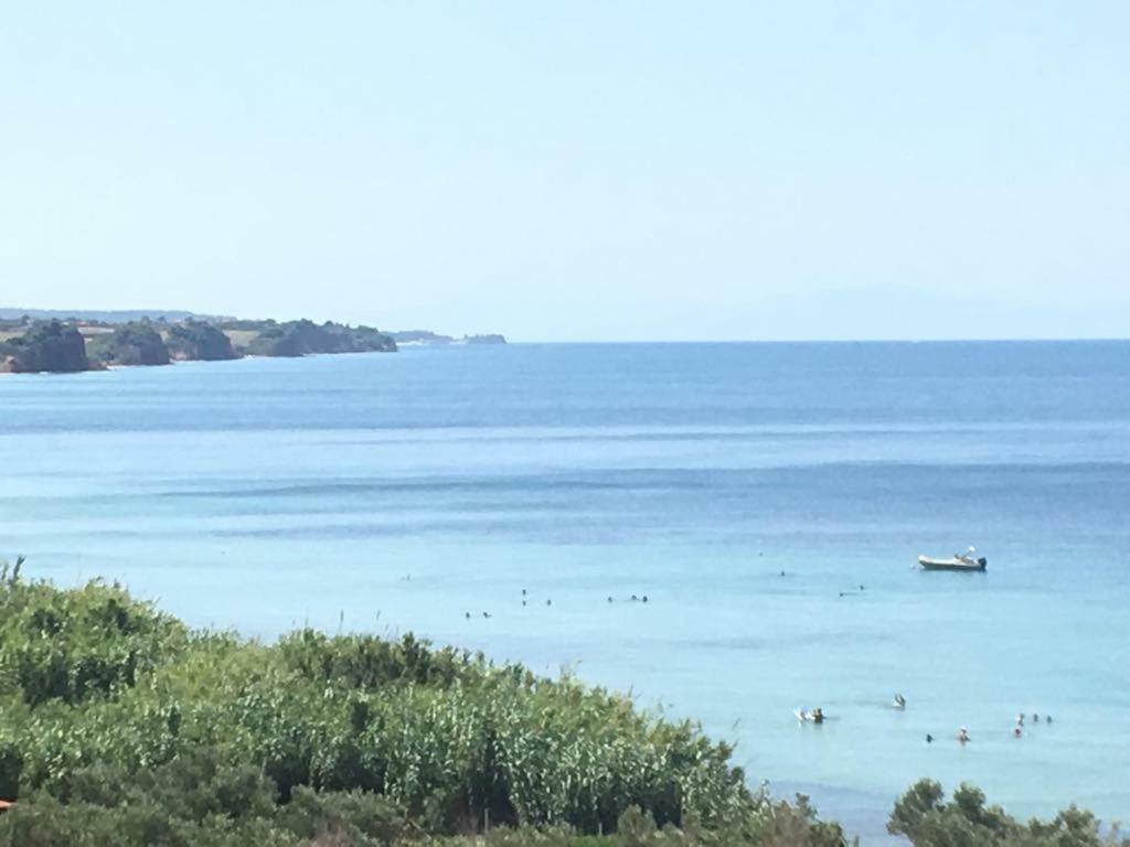 Magnificent Seascape Villa On A Secluded Beach ネア・ムダニア エクステリア 写真